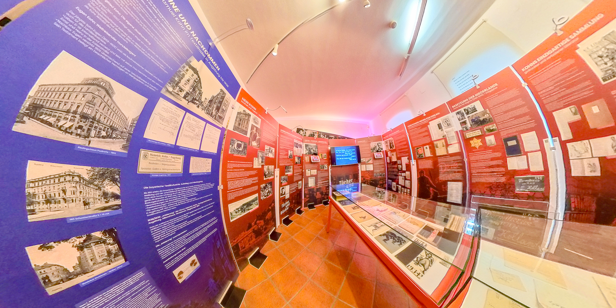 Ausstellung-Tuecher-und-Buecher-Weitwinkel--92